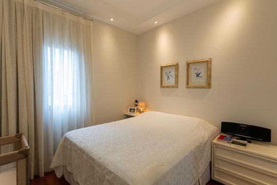 Apartamento à venda com 3 quartos, 168m² em Cambuí, Campinas