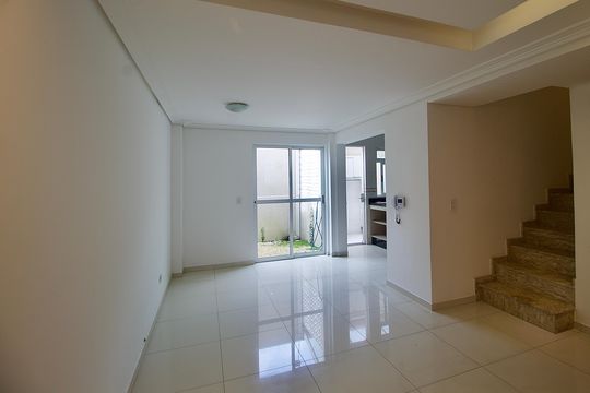 Sala de casa de condomínio para alugar com 3 quartos, 160m² em Boa Vista, Curitiba