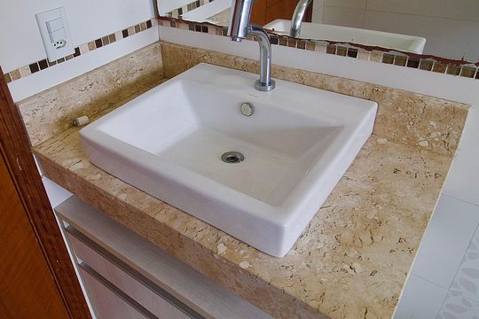 Banheiro - Suite de casa de condomínio para alugar com 3 quartos, 160m² em Boa Vista, Curitiba