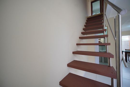 Escada de Acesso  de casa de condomínio para alugar com 2 quartos, 72m² em Ingleses Norte, Florianópolis