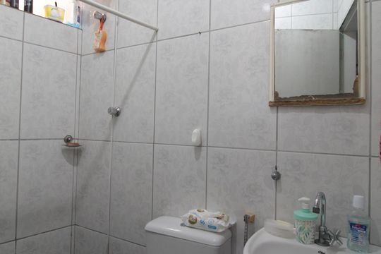 Banheiro da Suite de casa à venda com 2 quartos, 130m² em Jaqueline, Belo Horizonte