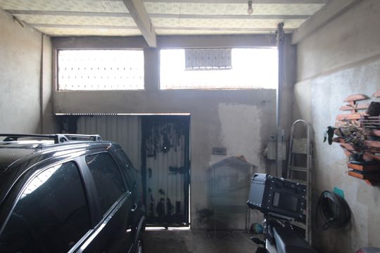Garagem de casa à venda com 2 quartos, 130m² em Jaqueline, Belo Horizonte