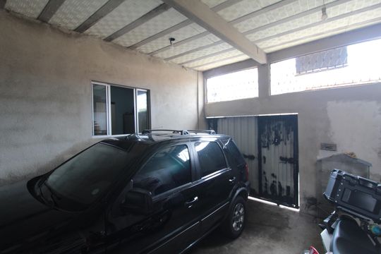Garagem de casa à venda com 2 quartos, 130m² em Jaqueline, Belo Horizonte