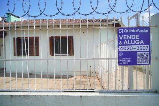 fachada de casa para alugar com 2 quartos, 90m² em São Miguel, São Leopoldo
