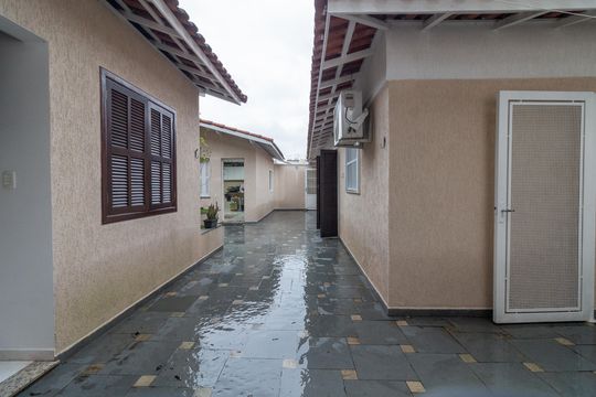 Quintal de casa à venda com 3 quartos, 278m² em Parque Continental, São Paulo