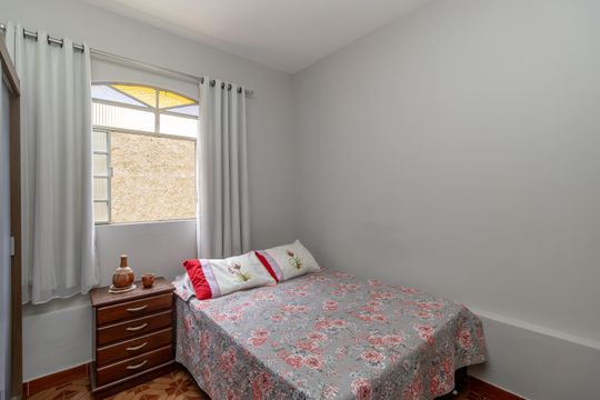 Quarto 3 de casa à venda com 4 quartos, 196m² em Via Colégio, Belo Horizonte