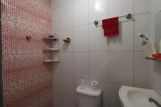 Banheiro de casa à venda com 2 quartos, 275m² em Eldorado, Diadema