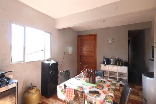 Casa à venda com 2 quartos, 275m² em Eldorado, Diadema