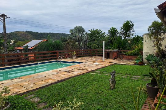 Quintal de casa de condomínio à venda com 4 quartos, 270m² em Itaipu, Niterói