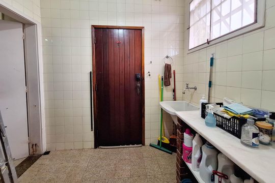 Lavanderia de casa de condomínio à venda com 4 quartos, 270m² em Itaipu, Niterói