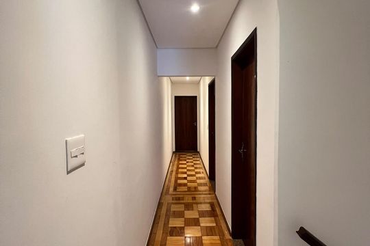 Corredor de casa à venda com 3 quartos, 490m² em Vila Santa Isabel, São Paulo
