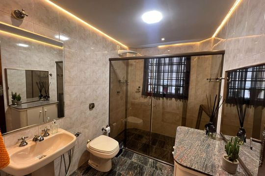 Banheiro de casa à venda com 3 quartos, 490m² em Vila Santa Isabel, São Paulo