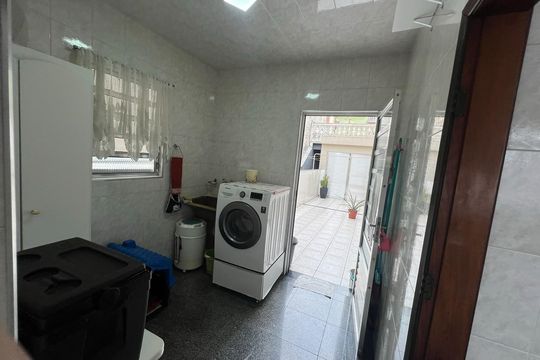 Área de serviço de casa à venda com 3 quartos, 490m² em Vila Santa Isabel, São Paulo