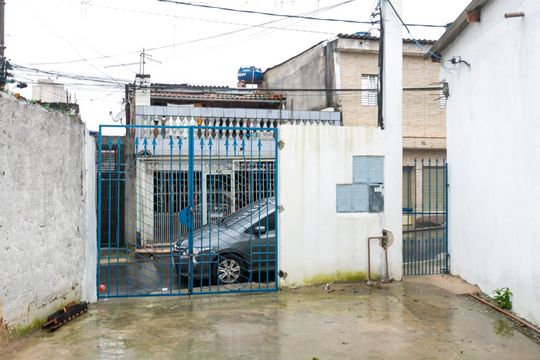 Entrada de casa para alugar com 1 quarto, 30m² em Vila Itaim, São Paulo