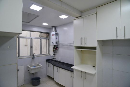 Cozinha de apartamento para alugar com 3 quartos, 133m² em Barra da Tijuca, Rio de Janeiro