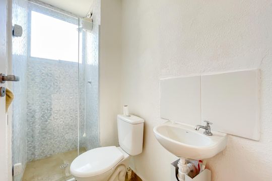 Banheiro de apartamento à venda com 2 quartos, 41m² em Jardim Boa Vista (zona Oeste), Osasco
