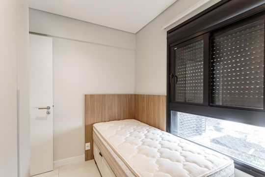 Suíte 1 de apartamento para alugar com 2 quartos, 54m² em Indianópolis, São Paulo