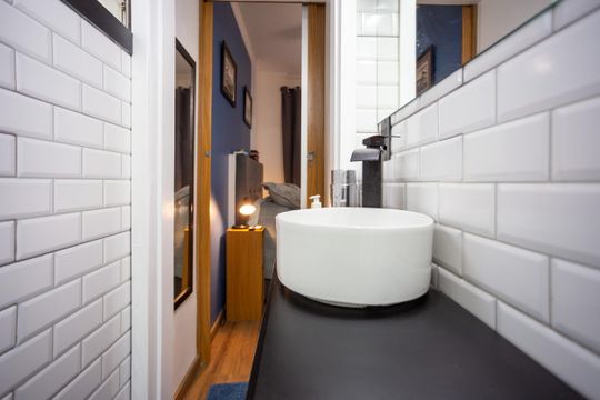 Banheiro da Suíte de apartamento à venda com 2 quartos, 55m² em Moema, São Paulo