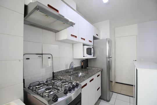 Cozinha de apartamento à venda com 2 quartos, 48m² em Vila Pirajussara, São Paulo
