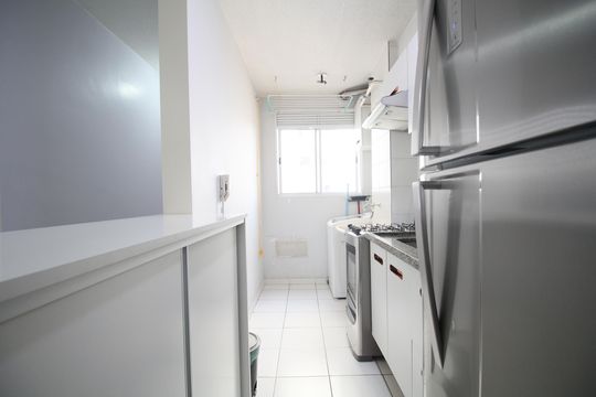 Cozinha de apartamento à venda com 2 quartos, 48m² em Vila Pirajussara, São Paulo
