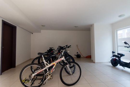 Área comum de apartamento à venda com 2 quartos, 50m² em Capão Raso, Curitiba