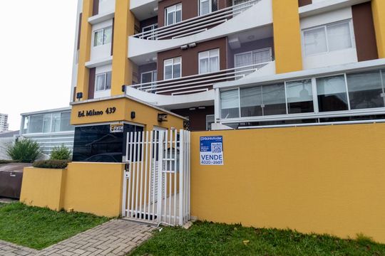 Fachada do Prédio de apartamento à venda com 2 quartos, 50m² em Capão Raso, Curitiba