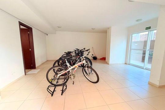 Área comum de apartamento à venda com 2 quartos, 50m² em Capão Raso, Curitiba