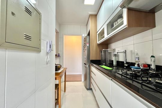 Cozinha de apartamento à venda com 2 quartos, 58m² em Jardim Oriental, São Paulo