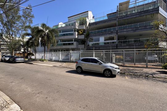 Fachada de apartamento à venda com 3 quartos, 255m² em Recreio dos Bandeirantes, Rio de Janeiro