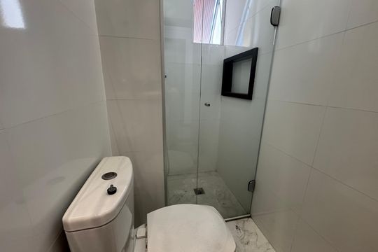 Banheiro de apartamento à venda com 3 quartos, 142m² em Castelo, Belo Horizonte