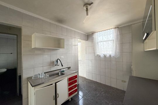 Cozinha de apartamento para alugar com 2 quartos, 50m² em Conjunto Residencial Elisio Teixeira Leite, São Paulo