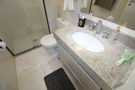 Banheiro da Suíte de apartamento para alugar com 2 quartos, 77m² em Jardim Alvorada, São José dos Campos