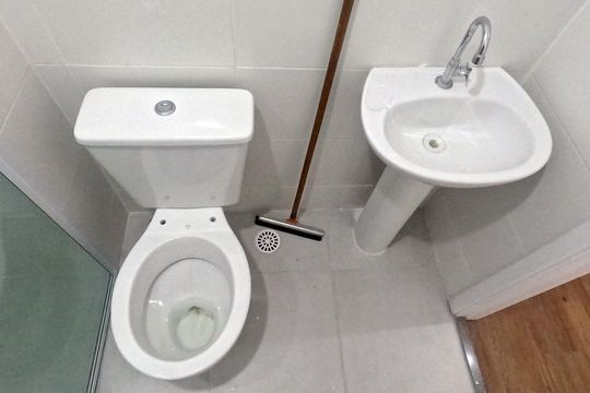 Banheiro de apartamento para alugar com 2 quartos, 45m² em Jabaquara, Santos