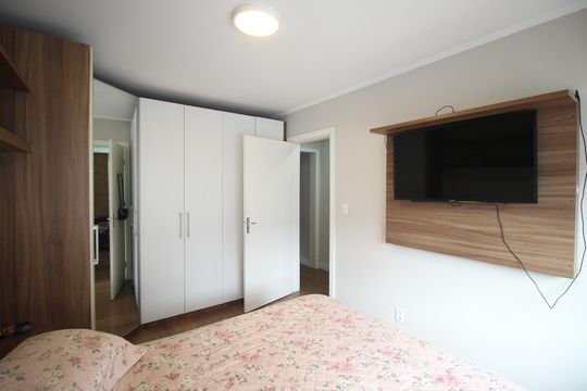 Quarto 1 de apartamento à venda com 2 quartos, 63m² em Vila Ipiranga, Porto Alegre