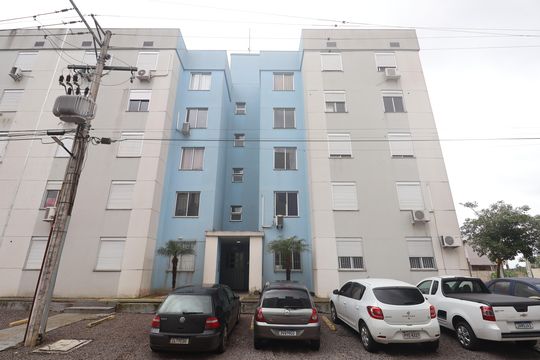 Fachada do bloco de apartamento à venda com 2 quartos, 48m² em Olaria, Canoas