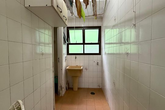 Área de Serviço de apartamento para alugar com 2 quartos, 57m² em Parque Enseada, Guarujá