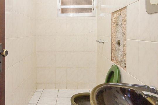 Casa 2 - Banheiro Social de casa à venda com 4 quartos, 400m² em Jardim Malia Ii, São Paulo