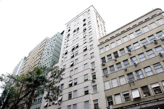 Fachada de apartamento para alugar com 1 quarto, 33m² em Centro Histórico, Porto Alegre