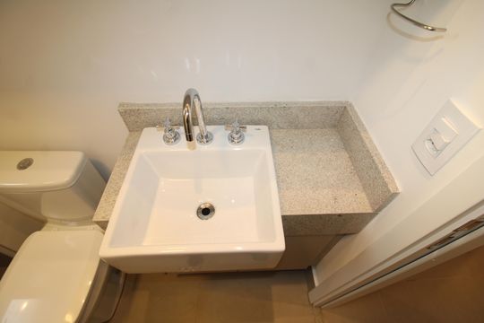 Banheiro 2 de apartamento para alugar com 2 quartos, 56m² em Tucuruvi, São Paulo