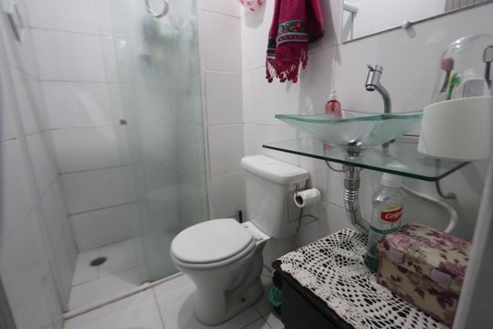 Banheiro de apartamento à venda com 2 quartos, 38m² em São Lucas, São Paulo