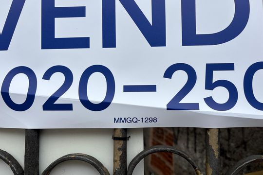 Placa instalada de casa para alugar com 3 quartos, 220m² em Vila Cardoso Franco, São Paulo