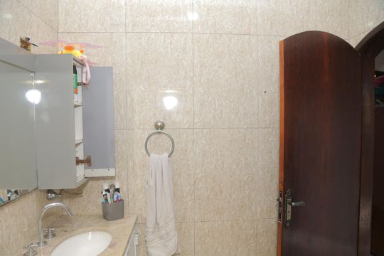 Banheiro da Suíte quarto 3  de casa à venda com 4 quartos, 125m² em Parque Savoy City, São Paulo