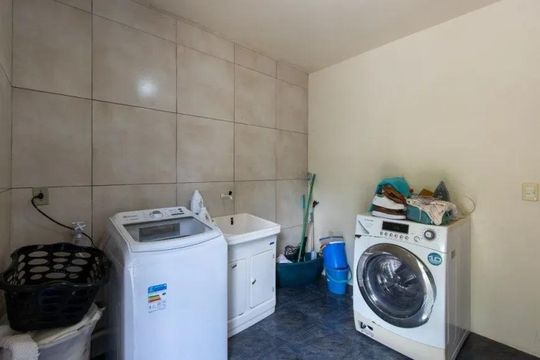 Área de serviço de casa para alugar com 5 quartos, 280m² em Vila Nova, Porto Alegre