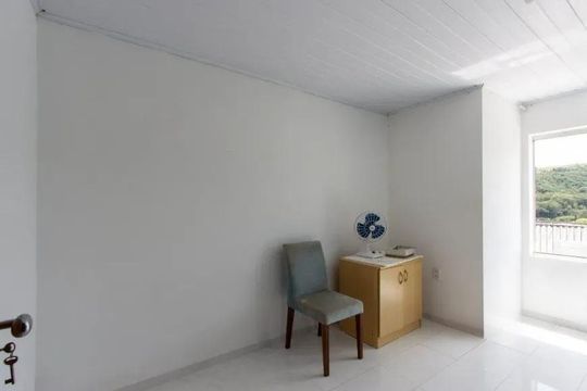 Sala de casa para alugar com 5 quartos, 280m² em Vila Nova, Porto Alegre