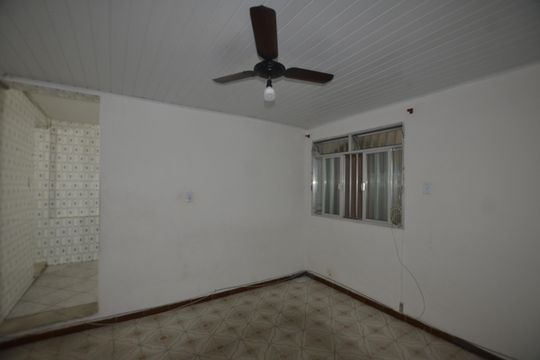 Casa para alugar com 1 quarto, 40m² em Bento Ribeiro, Rio de Janeiro