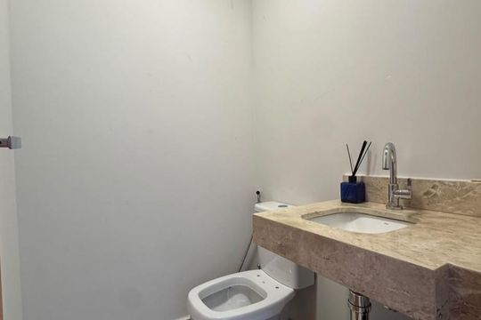 Banheiro de apartamento para alugar com 2 quartos, 70m² em Setor Bueno, Goiânia