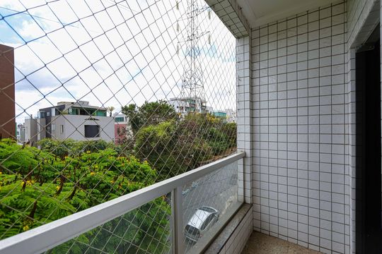 varanda da Suite de apartamento à venda com 3 quartos, 136m² em Buritis, Belo Horizonte