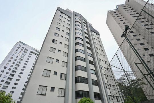 Fachada de apartamento à venda com 3 quartos, 100m² em Vila Suzana, São Paulo