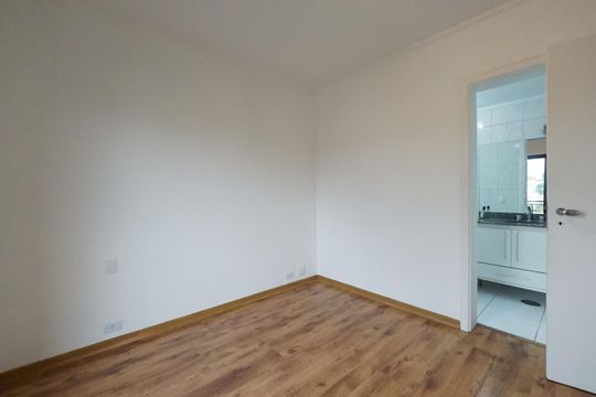 Suíte de apartamento para alugar com 3 quartos, 110m² em Vila Monumento, São Paulo
