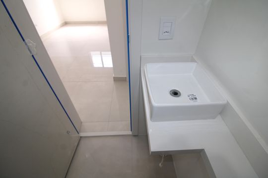 Banheiro de apartamento à venda com 2 quartos, 42m² em Vila Ester (zona Norte), São Paulo